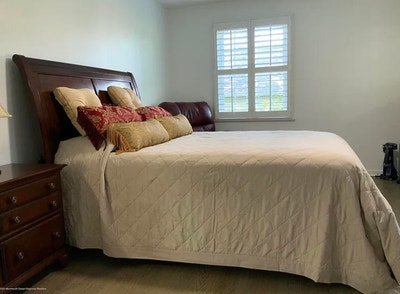 Nice and clean big house all included  Main Photo