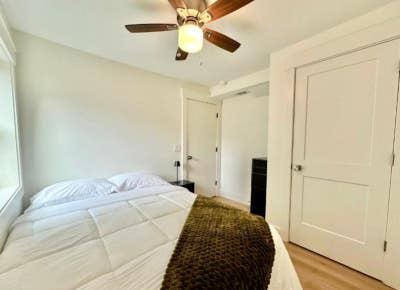 Cozy Private Queen Rooms • All Utilities Included Main Photo