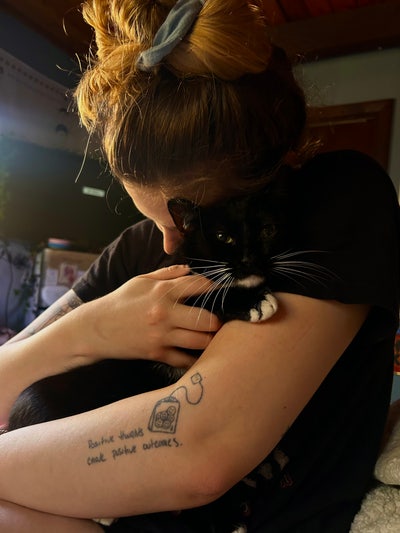 lesbian couple ISO room to rent in FL area Main Photo