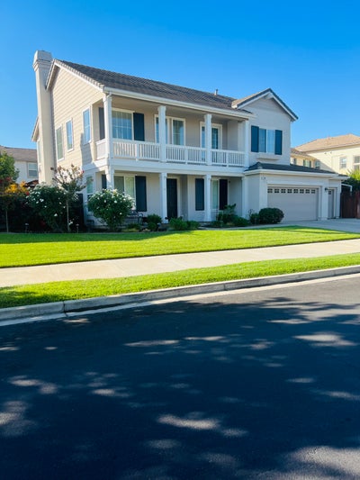 Lovely master suite 1st floor Main Photo