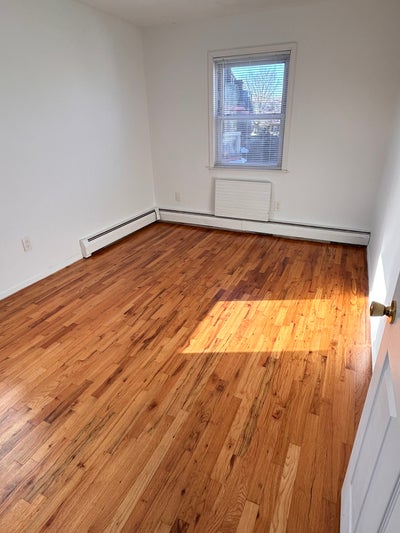 Large room for rent Main Photo