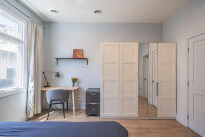 Room with half bathroom in 908 Coliving Main Photo