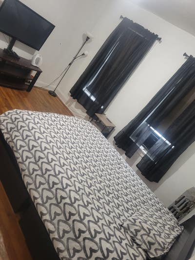 Spacious clean fully Furnished 1 bedroom Main Photo