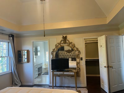 Private Suite for Rent Main Photo