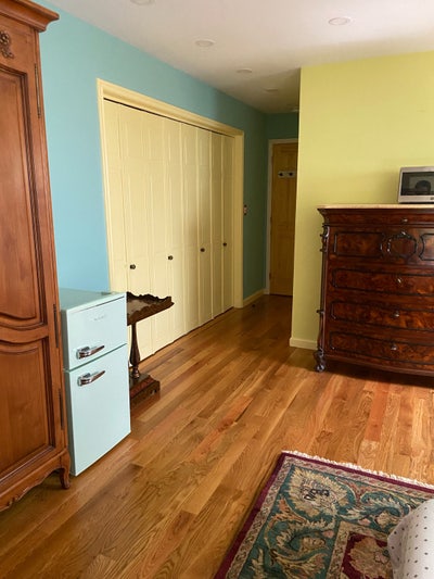 Ultra-large bedroom with Private Full Bathroom  Main Photo