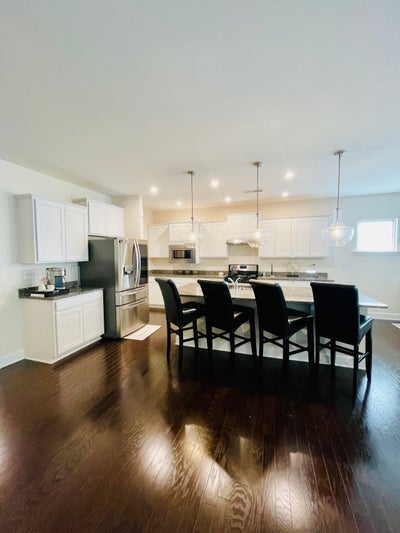 Private Suite Room + Full Bathroom in New Home!! Main Photo