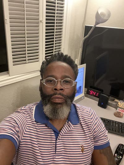 Professional Male seeks a small or large room Main Photo