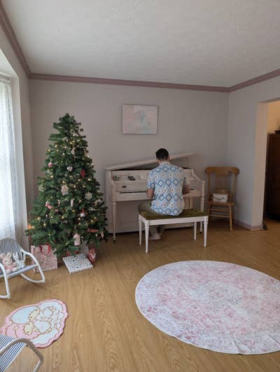 Private bedroom and bathroom and shared kitchen Main Photo