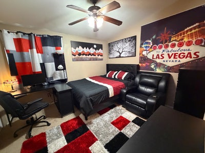 *Furn Rm*Pvt Bath*Fireplace*Pool*98" 4K tv*Extras! Main Photo