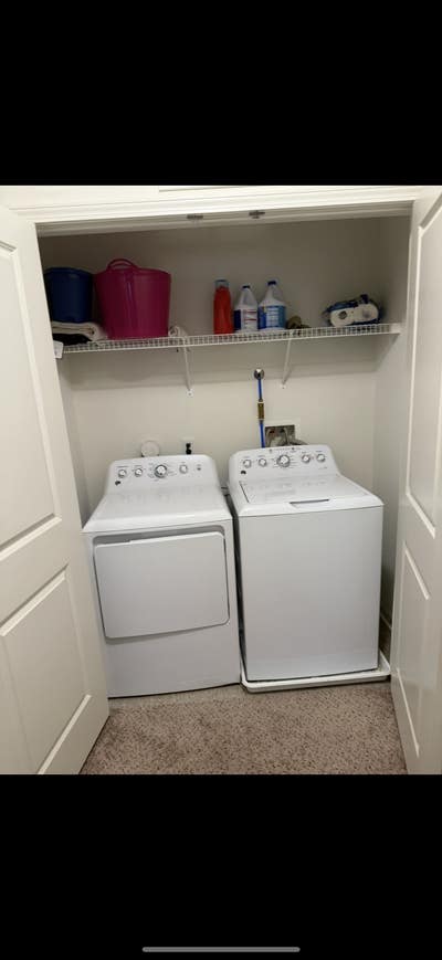 Beautiful Large Furnished Room Main Photo