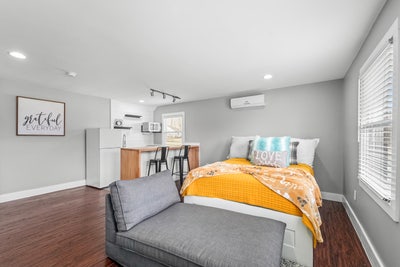 Modern furnished room near BWI/Annapolis/Columbia Main Photo