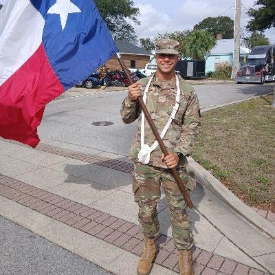 Looking for room to rent Main Photo