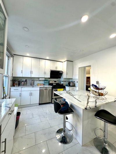 $800 room in a 2Br unit- flight attendant  Main Photo