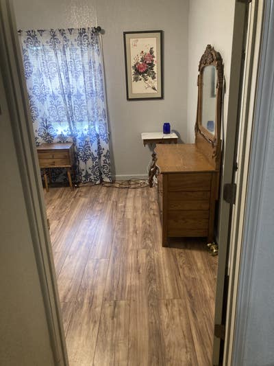 Small room for rent  Main Photo