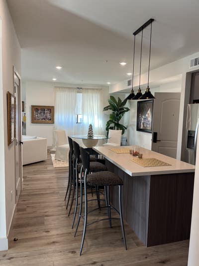  High-End  Brand New Apartment in Great Location Main Photo