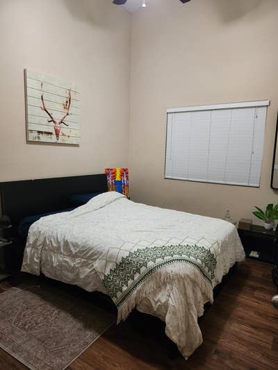 Furnished room for rent Main Photo