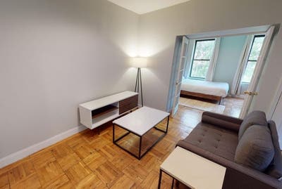 1 bed in East Village on a flexible lease Main Photo
