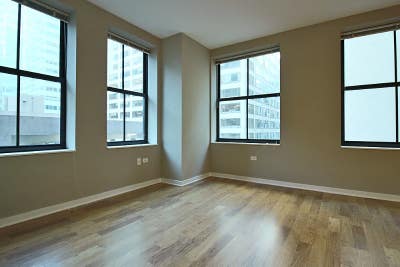 Stunning Convertible 1 Bedroom in The Loop_ In_Uni Main Photo