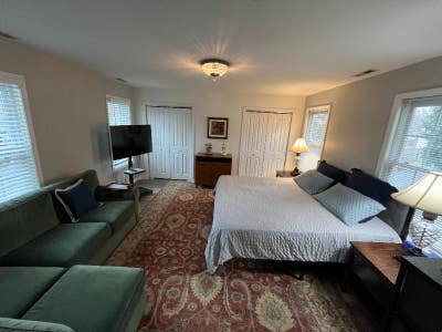 Perfect Location __ Mins to Princeton & Next to R Main Photo