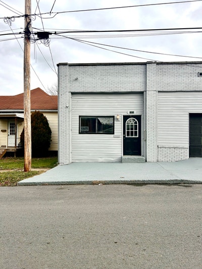 Small but spacious apartment. Great for a start up Main Photo