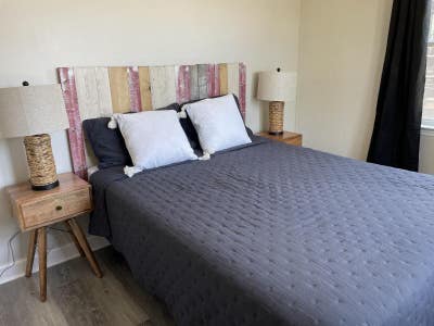 Fox Lake 1 Bedroom Available w Lake Views Main Photo