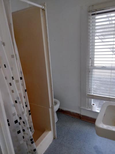 1 Bedroom Upper Unit All Utilities Included Main Photo