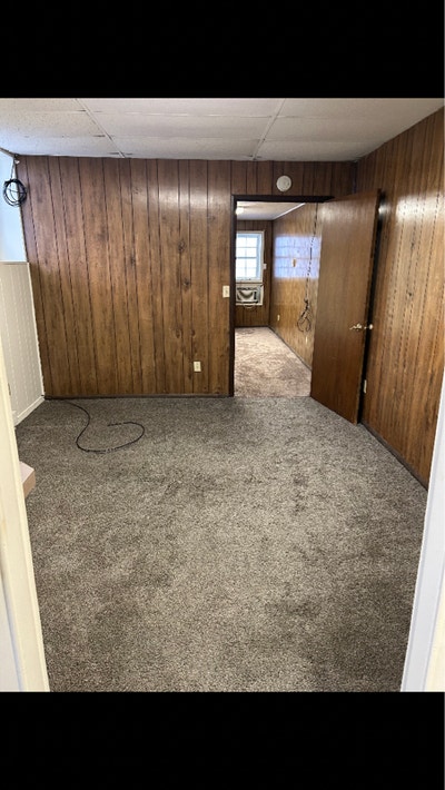 1 BR 1st floor unit ,All utilities paid by landlor Main Photo