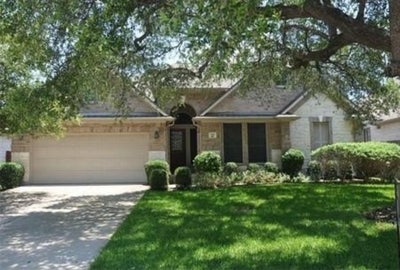Private Furnished Bedroom in Spacious Home Main Photo