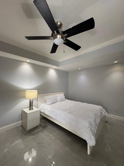 Relaxing Room with private patio  Main Photo