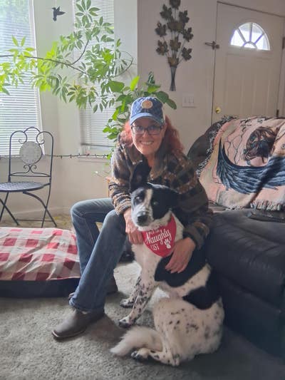 Im Very outgoing and a hard worker. I love horses  Main Photo