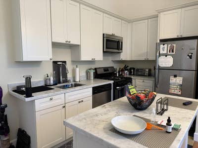 Looking for a Roommate in Lower Pac Heights! Main Photo