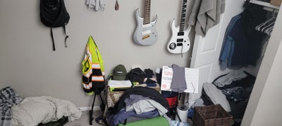 Open room! LGBTQ+ Welcome. Family environment. Main Photo