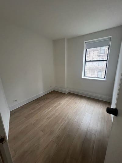 ✨ Incredible room in Midtown South ✨ Main Photo