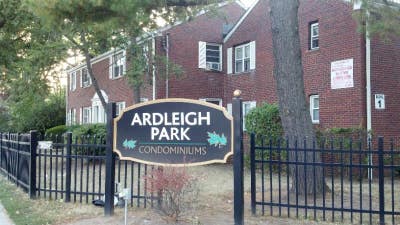 1 BR commuters dream in a park like setting Main Photo