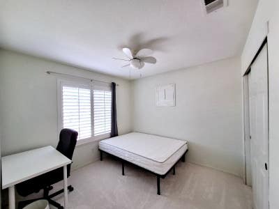 Furnished room for rent Main Photo