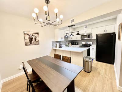 Contemporary 3BR in North DFW | Renovated & Spacio Main Photo