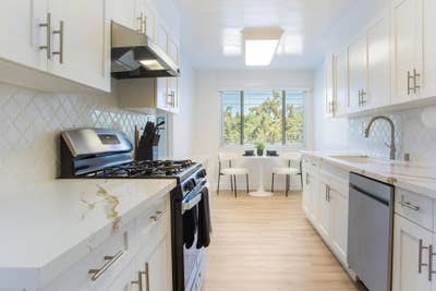 Westwood Rooms | Walkable, Doorman building Main Photo