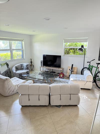 Room for rent in Miami  Main Photo