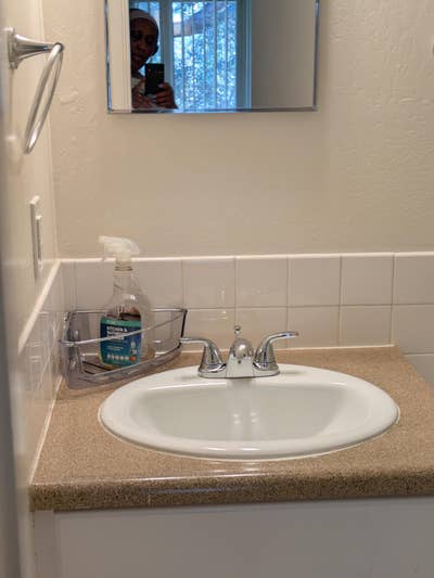 Medium room with private bathroom  Main Photo