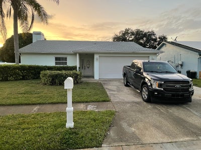 3bdrm/2bath Home, Your own living Room and Bath Main Photo