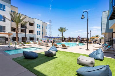 Private Room & Bath – Prime Carson! Main Photo