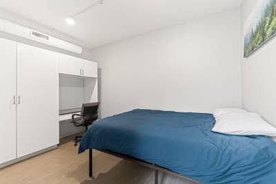 Dorm style single bedroom PRIVATE Main Photo