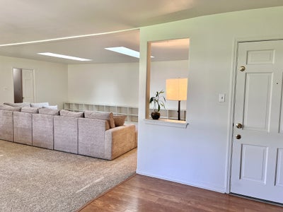 Room for rent in 2bed 2bath Condo Main Photo