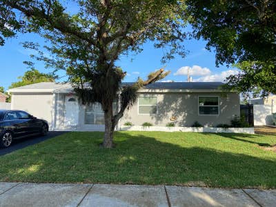 Private Room with En-Suite Bath - $950/mo All Inc  Main Photo