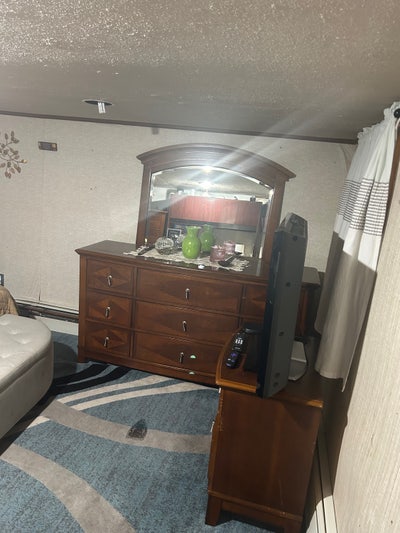 Large Basement Room Main Photo