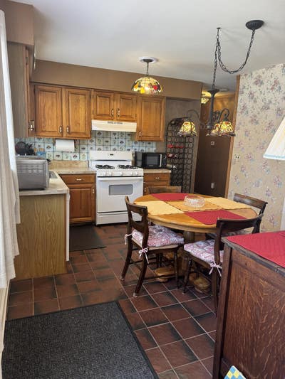 Cozy apartment available! Main Photo