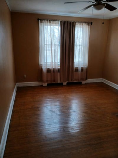 Large room available  Main Photo