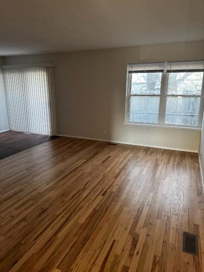 Charming Updated 1 Bed • 1 Bath Apartment in Des M Main Photo