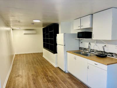 PrivateFully Renovated _Bedroom Lower Unit with Ya Main Photo