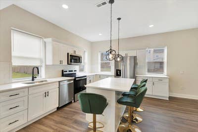 Gywn Oak, Central Forest Park Home Main Photo